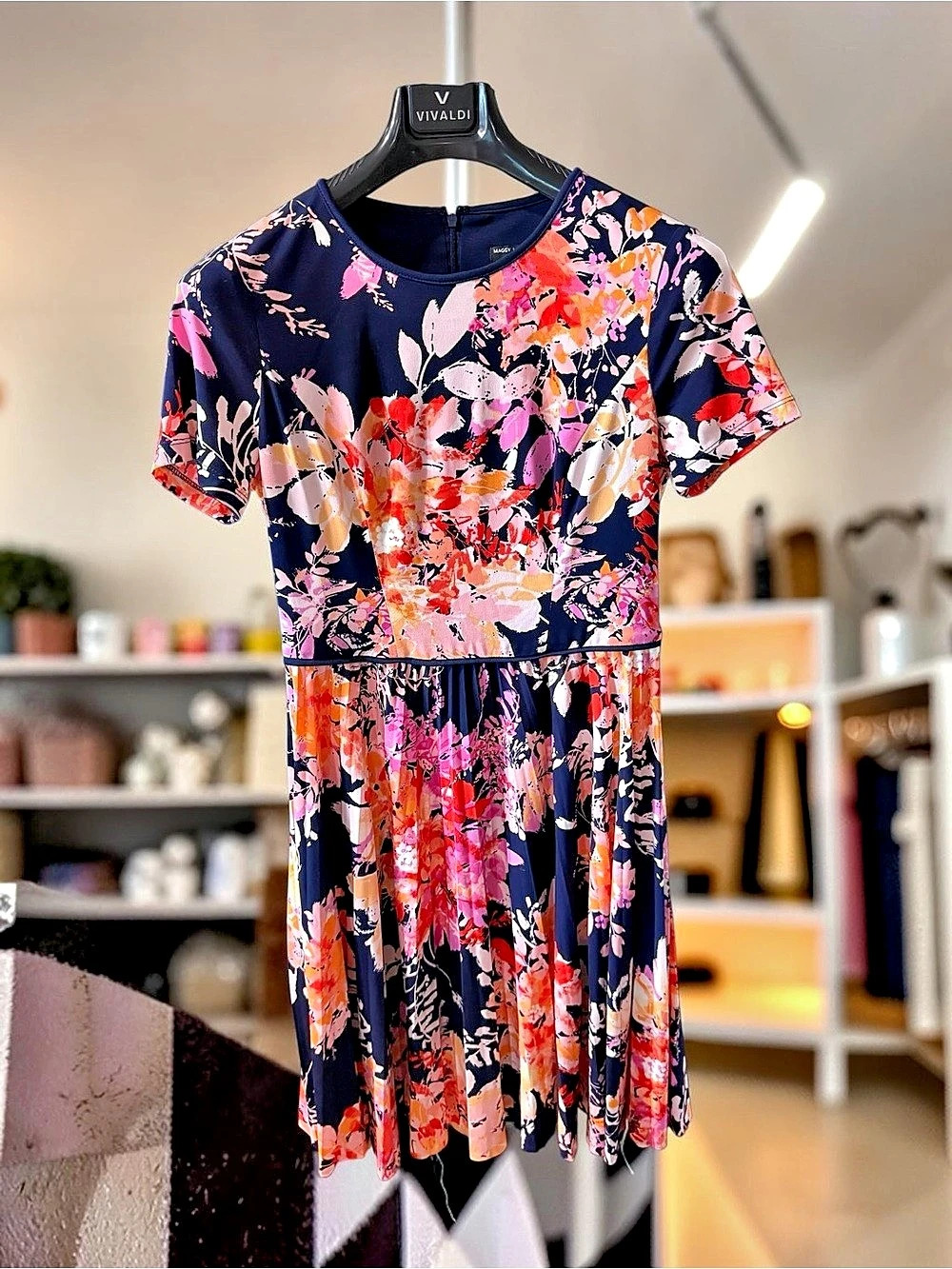 Maggy London Floral Mini Dress in Blue & Pink Size 4 Like New